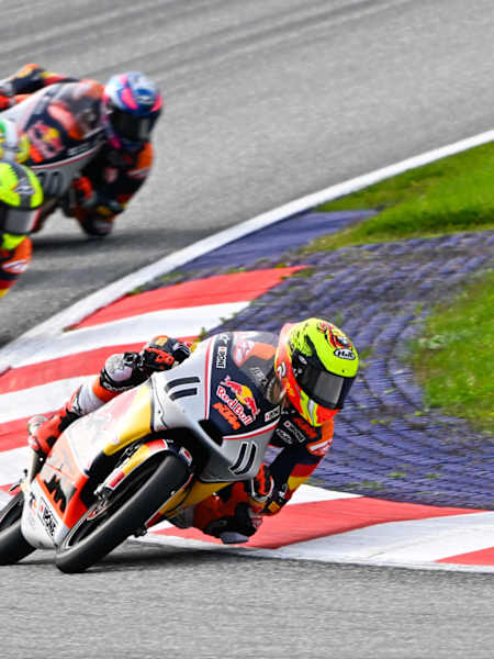 David Gonzalez leading Race 1 ahead of Fernandez in Spielberg 2026