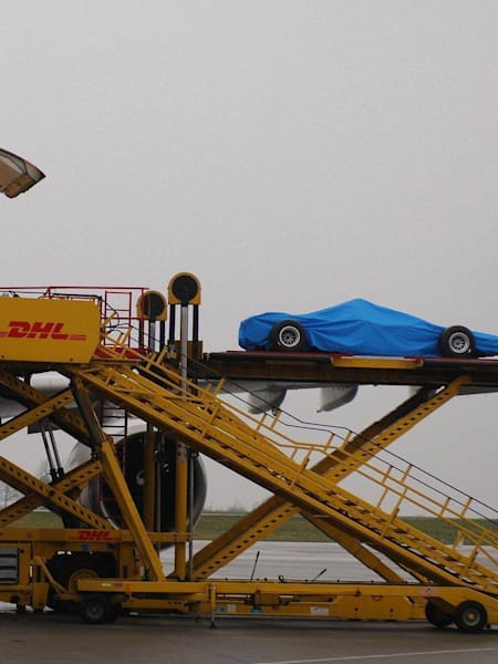 São necessários 6 jumbos para levar 600 toneladas