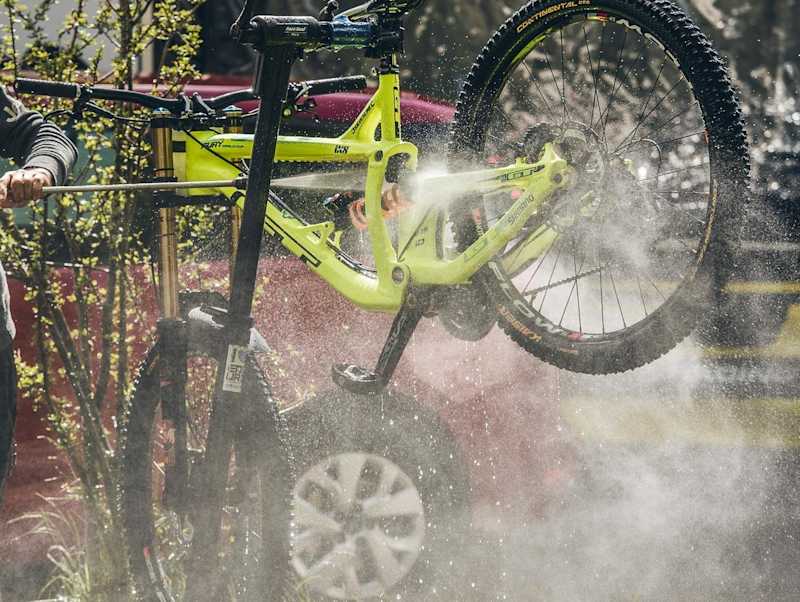 MTBクロスカントリー王者ニノ・シューター専用バイクScott Spark