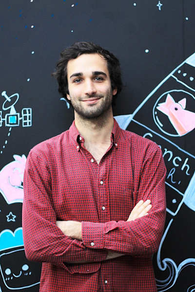 Portrait de l'entrepreneur Constantin Wolfrom, co-fondateur de Pumpkin application de paiement.