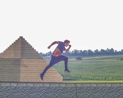 Freerunner Jason Paul beim Arcade Run in Nordlingen, 2014.