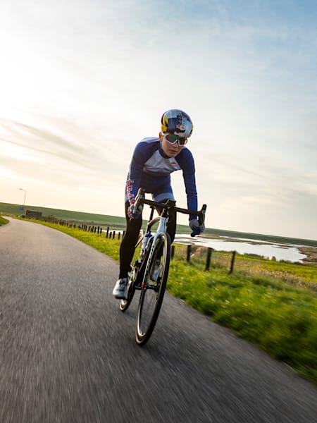 Rachel Klamer s'entraîne aux Pays-Bas, le 31 octobre 2019. Découvrez comment créer l'itinéraire vélo parfait sur l'application Strava ?