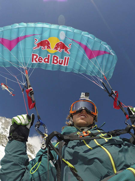 Paraglider Aaron Durogati performing at the 2014 Red Bull Peaks Trilogy.