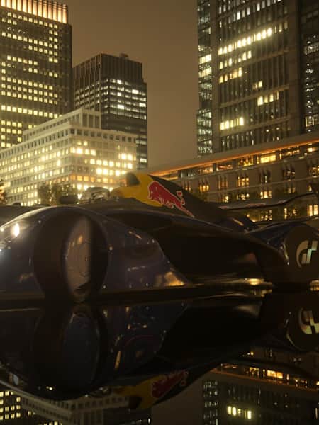 Zrzut ekranu z Gran Turismo 7 przedstawiający Red Bull X2014 Junior. 