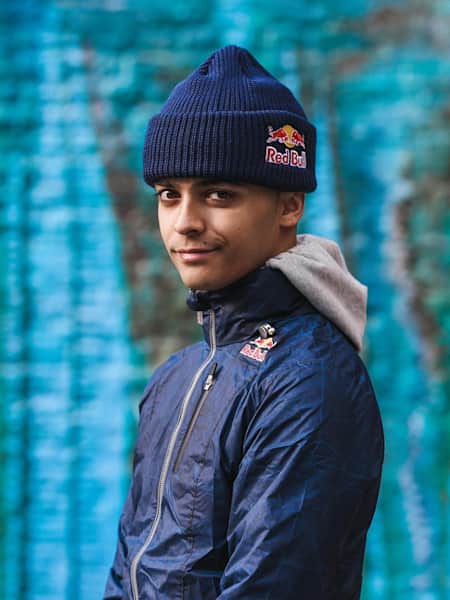 Red bull beanie snowboarding deals