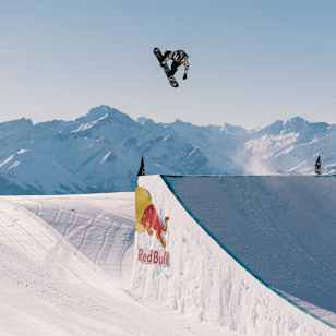Sebastien Toutant performs during Laax Open 2020 Slopestyle Finals in Laax, Switzerland on January 17, 2020.