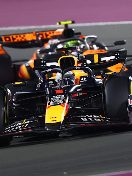 Max Verstappen con el RB20 en el circuito de Lusial.