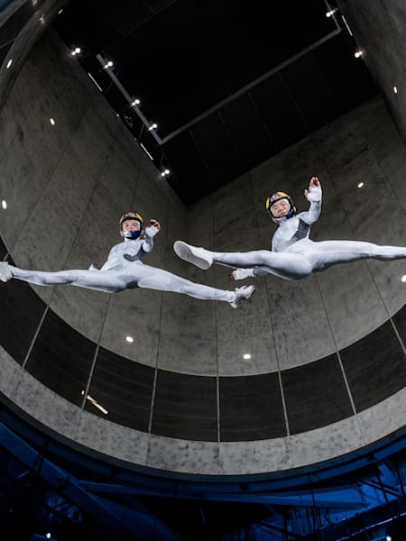 Kyra Poh and Maja Kuczyńska in the largest tunnel in the world CLYMB