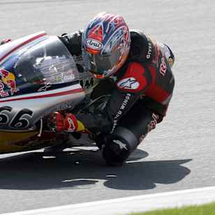 Robert Gull racing at Sachsenring 2007