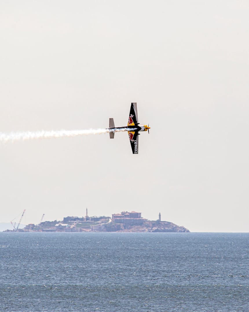 Red Bull Dunyasindan Sira Disi Ucus Videolari
