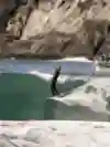 Mateus Herdy surfs the waves of Floripa.