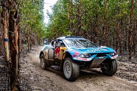 Nasser Al-Attiyah and Mathieu Baumel test the Hunter Prodrive in Portugal ahead of the 2024 Dakar Rally.