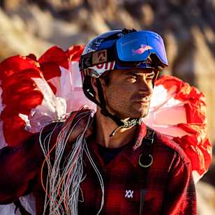 Portrait du speed-rider Valentin Delluc dans la Cappadoce, en Turquie.
