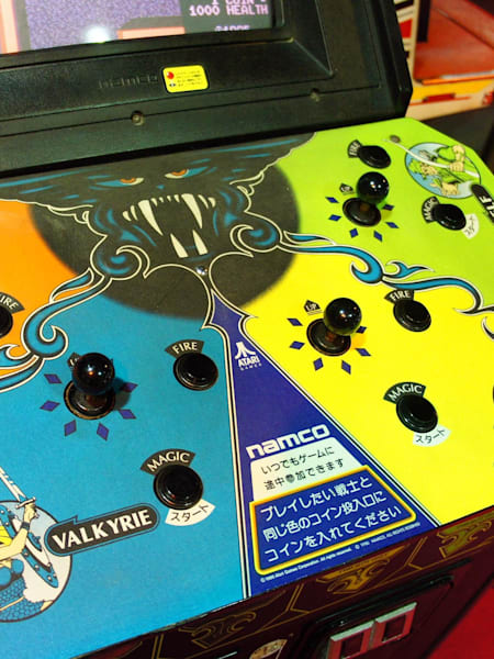 A photograph of a Gauntlet arcade cabinet