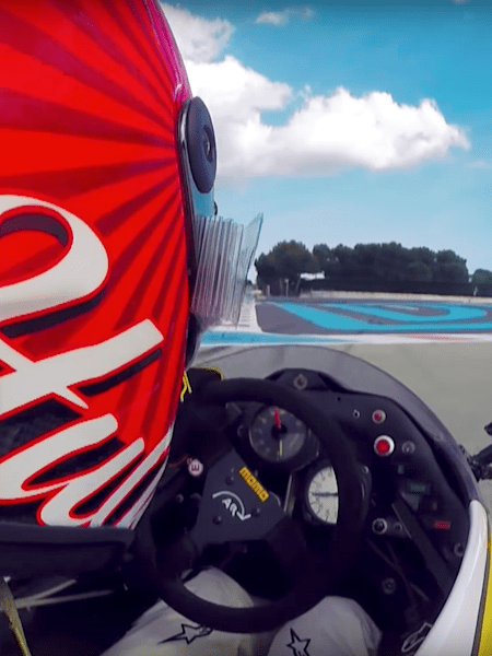 ニコ・ヒュルケンベルグがRenaultの初代F1マシンをドライブ！