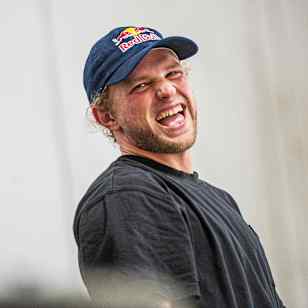 Jamie Foy was laughing it up with the judges at the Red Bull Performance camp in Vista, CA, USA, on May 2, 2021. 