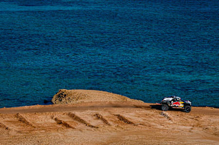 Stephane Peterhansel allunga in classifica generale