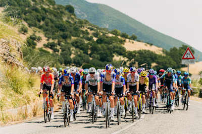 Foto di gruppo al Giro d'Italia Next Gen 2026.