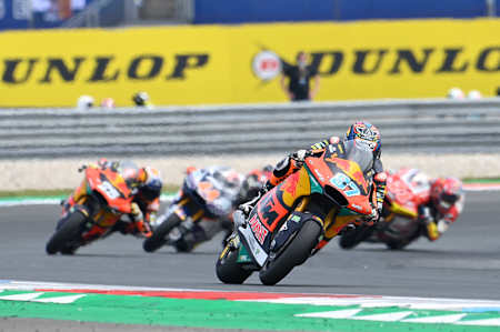 El piloto australiano Remy Gardner en acción durante una carrera del Mundial de Moto2.