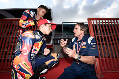 Gustl Auiniger als Riding Coach im Red Bull Rookies Cup