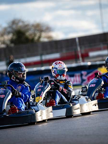 Max Verstappen durante el evento «Max vs 100» de Red Bull en Silverstone, Gran Bretaña, el 16 de septiembre de 2026.