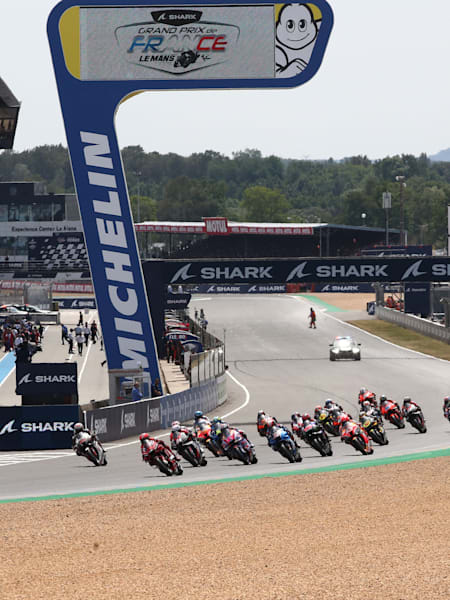 La prima curva del Circuito Bugatti di Le Mans, in Francia