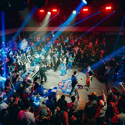 Buenos Aires is alive on August 17, 2024 as Red Bull Batalla Torneo de Plazas brings hip-hop energy, dynamic rap battles and a vibrant crowd to the heart of Argentina
