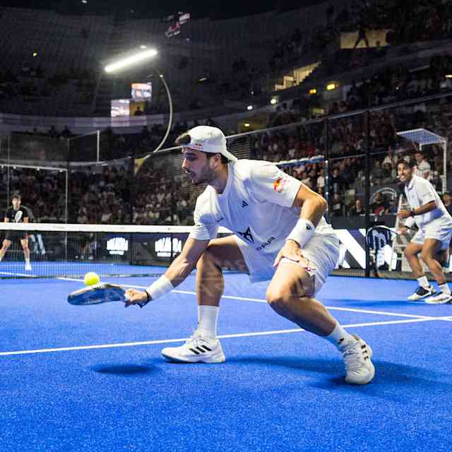 In 2024, Alejandro Galán plays padel intensely at Rome event