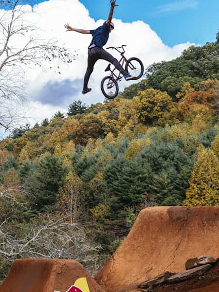 Trucos en bicicleta hotsell bmx