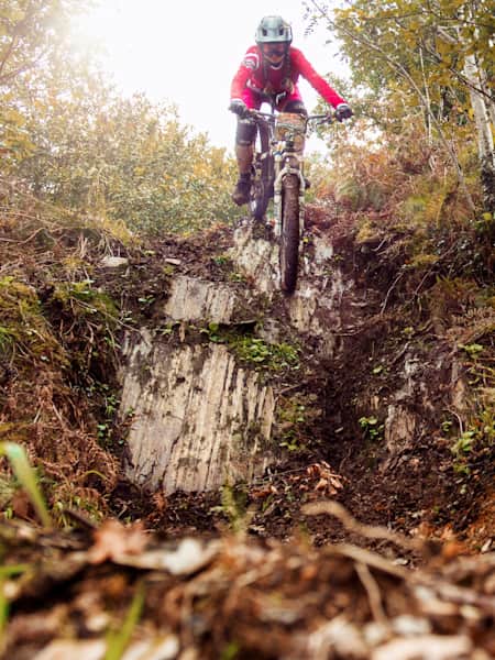Beginner downhill mountain discount bike