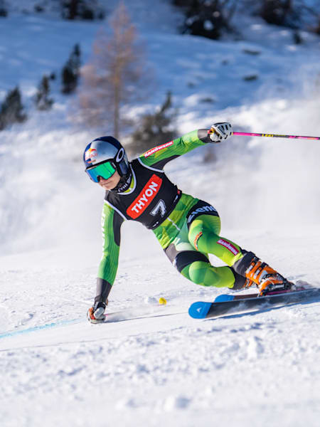Telemarkprofi Johanna Holzmann beim Telemark-Wettkampf.