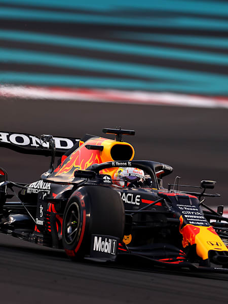 Mistrzowski bolid RB16B Red Bull Racing w Abu Zabi