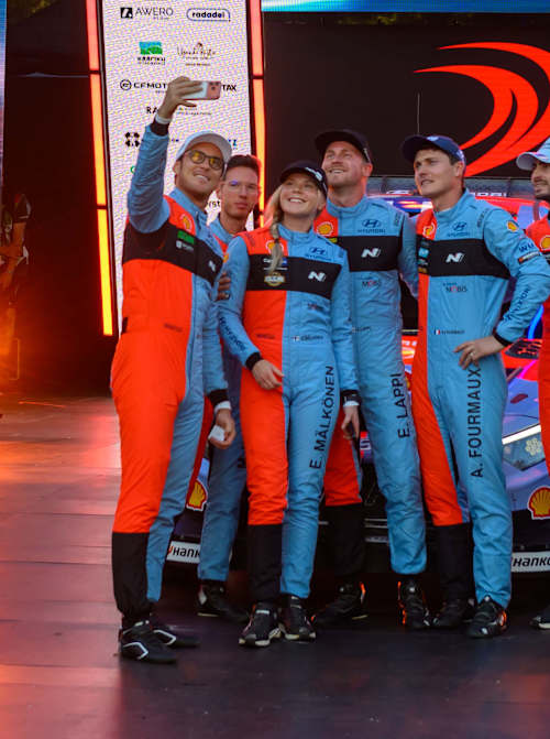 The Hyundai crews at the Ceremonial start