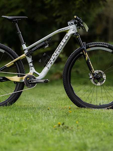 Pinarello Dogma XC：ピドコック専用クロスカントリーMTBのスペックを