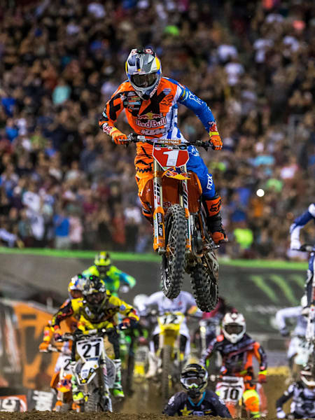 Dungey leading the pack for the final time