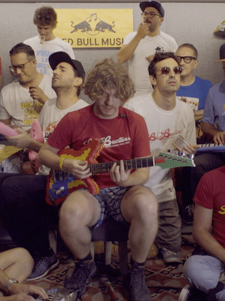 Lo Stato Sociale e The Bluebeaters nel Red Bull Music Studio