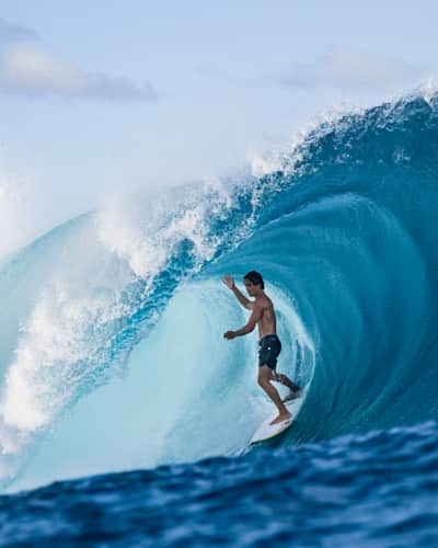 Eli Hanneman surfing Teahupoo Tahiti