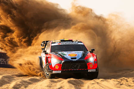 Le pilote belge Thierry Neuville en action lors du championnat du monde des rallyes WRC.