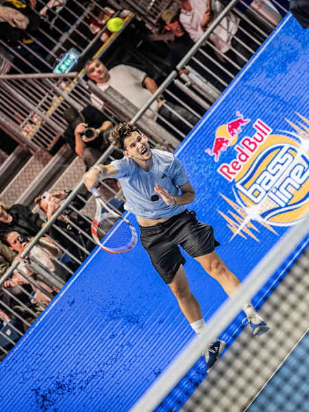 Dominic Thiem schlägt bei Red Bull BassLine 2025 in Wien auf