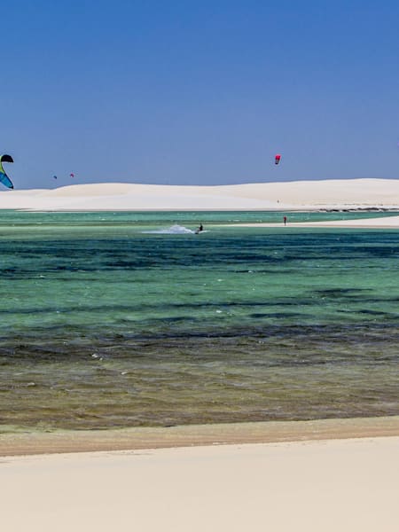 Água cristalina nas lagoas dos Lençóis Maranhenses