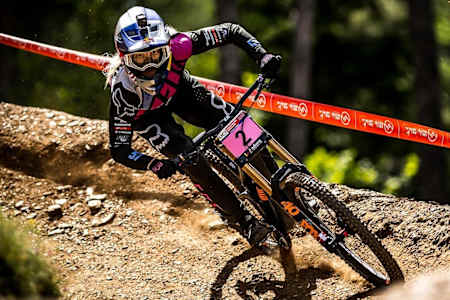 Tahnee Seagrave rallies a turn during Vallnord World Cup practice in 2017.