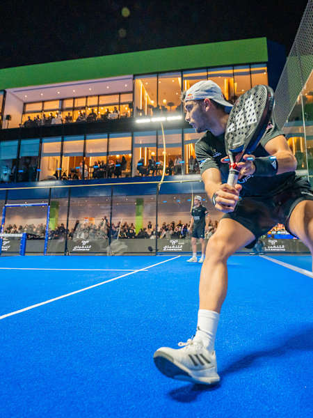 Todas las miradas puestas en Ale Galán durante la final masculina P1 de la Premier Padel Season de Riad