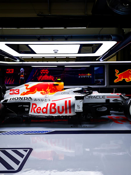 La decoración especial del Red Bull Racing antes del Gran Premio de Turquía de F1 en el Intercity Istanbul Park el 7 de octubre de 2021 en Estambul, Turquía.