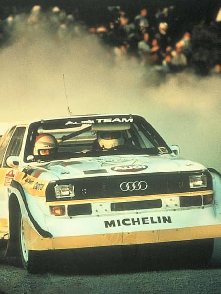 La légende du WRC Walter Röhrl en action au volant de l'Audi Quattro S1 E2.