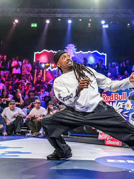 Pakissi aus der Schweiz sorgt beim Red Bull Dance Your Style-Vorfinale 1 im Schiffbau in Zürich im Vorfeld des Weltfinales 2026 am 21. Oktober für jede Menge Energie