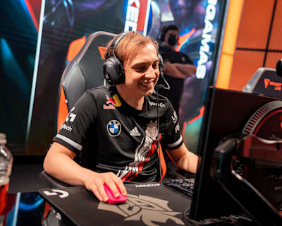 Rasmus 'caPs' Winther in action during LEC Week 8 at the LEC Studio in Berlin, Germany