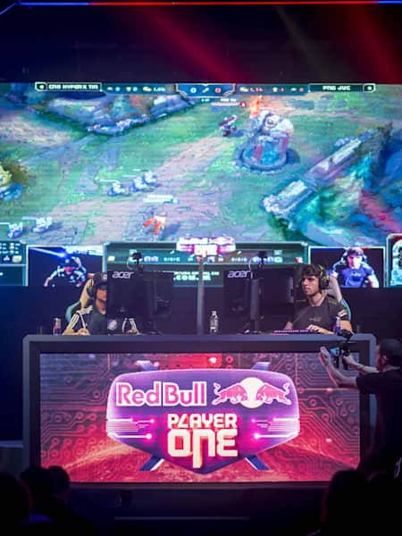 League of Legends 1v1: 5 pro tips to dominate LoL 1v1