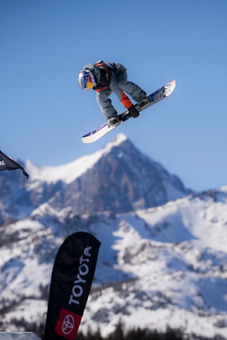 Hailey Langland competes during Women’s Snowboard Slopestyle at Toyota US Grand Prix in Mammoth Mountain, California, USA on  January 8, 2022. 