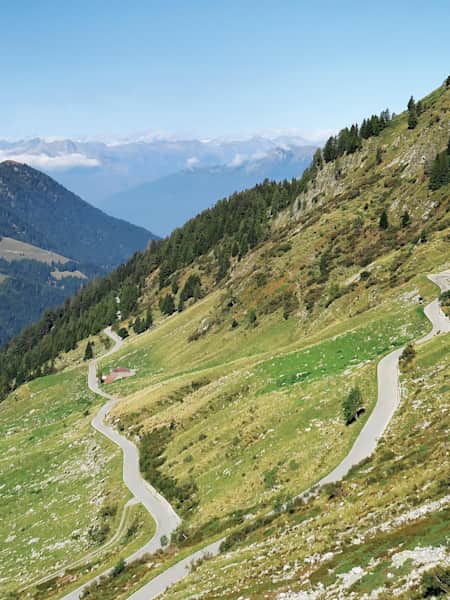 Faites du vélo sur le col de Passo San Marco, l'une des montées les plus difficiles d'Italie.