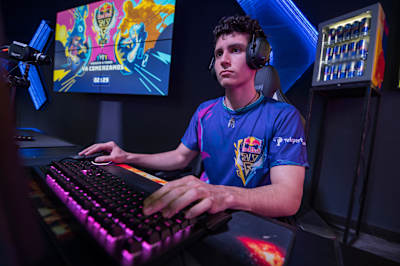 Christian Izaquita, Red Bull athlete, gaming at Solo Q event in Bogota.